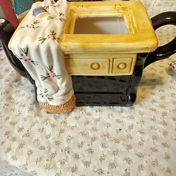 Tea pot - Picture 3 of 5